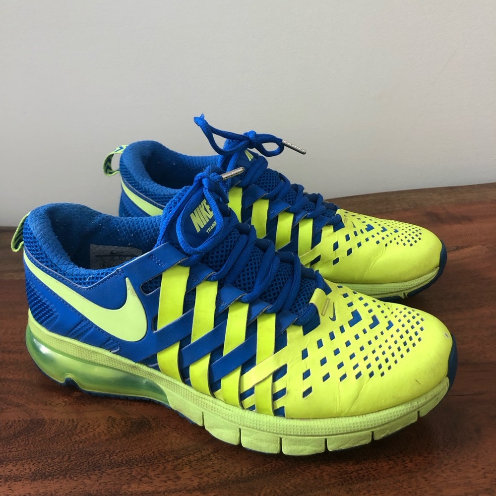 Nike mens 9 athletic tennis shoes